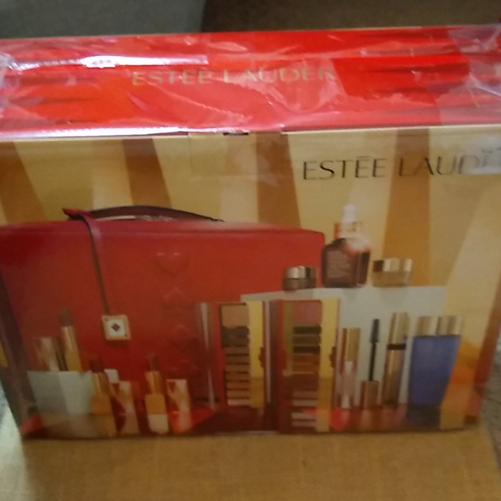New Estee Lauder Gift set